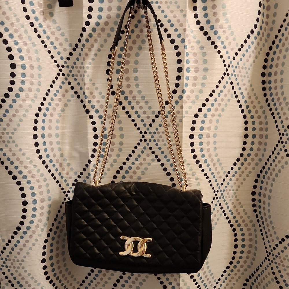 H&M Black Quilted Shoulder Bag with Gold Chain